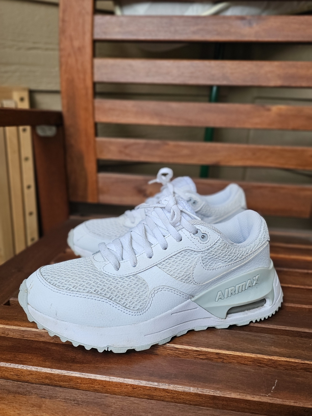 Nike Air Max SYSTM sneakers Women's Size 7